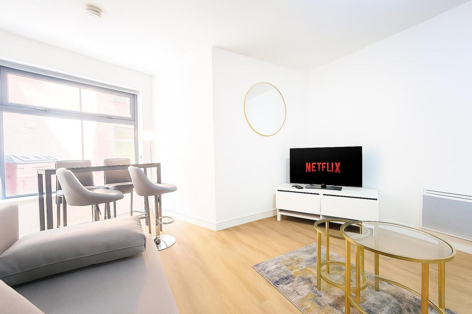 Stylish Stay! Park And Walk Anywhere Apartment