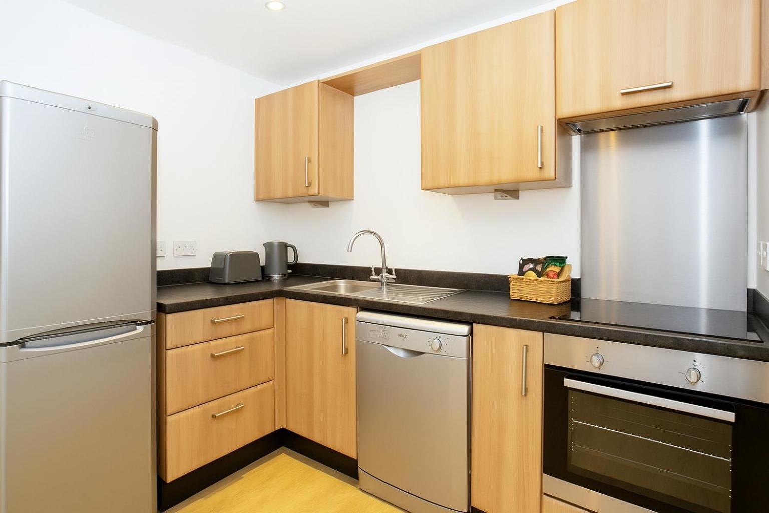 Stylish Stay! Park And Walk Anywhere Apartment *